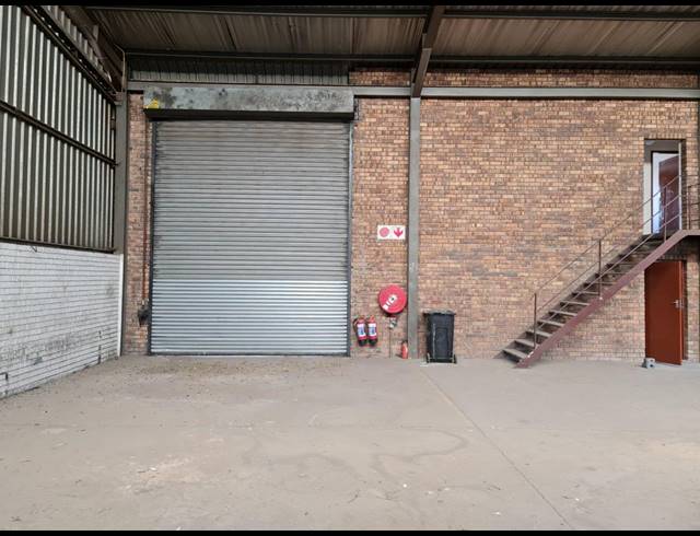 510M² WAREHOUSE TO LET IN WADEVILLE
